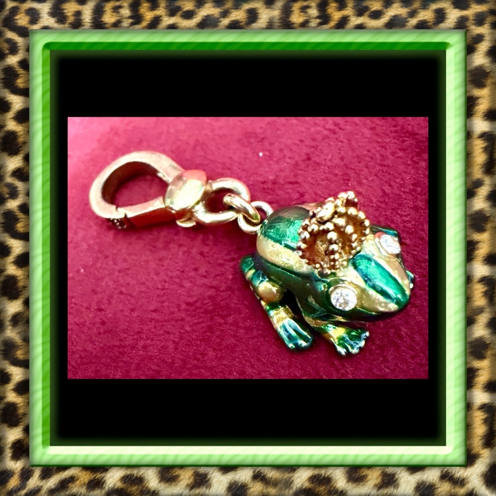 👑✅PRICE FIRM✅ Juicy Couture Green and Gold Prince Frog Charm
